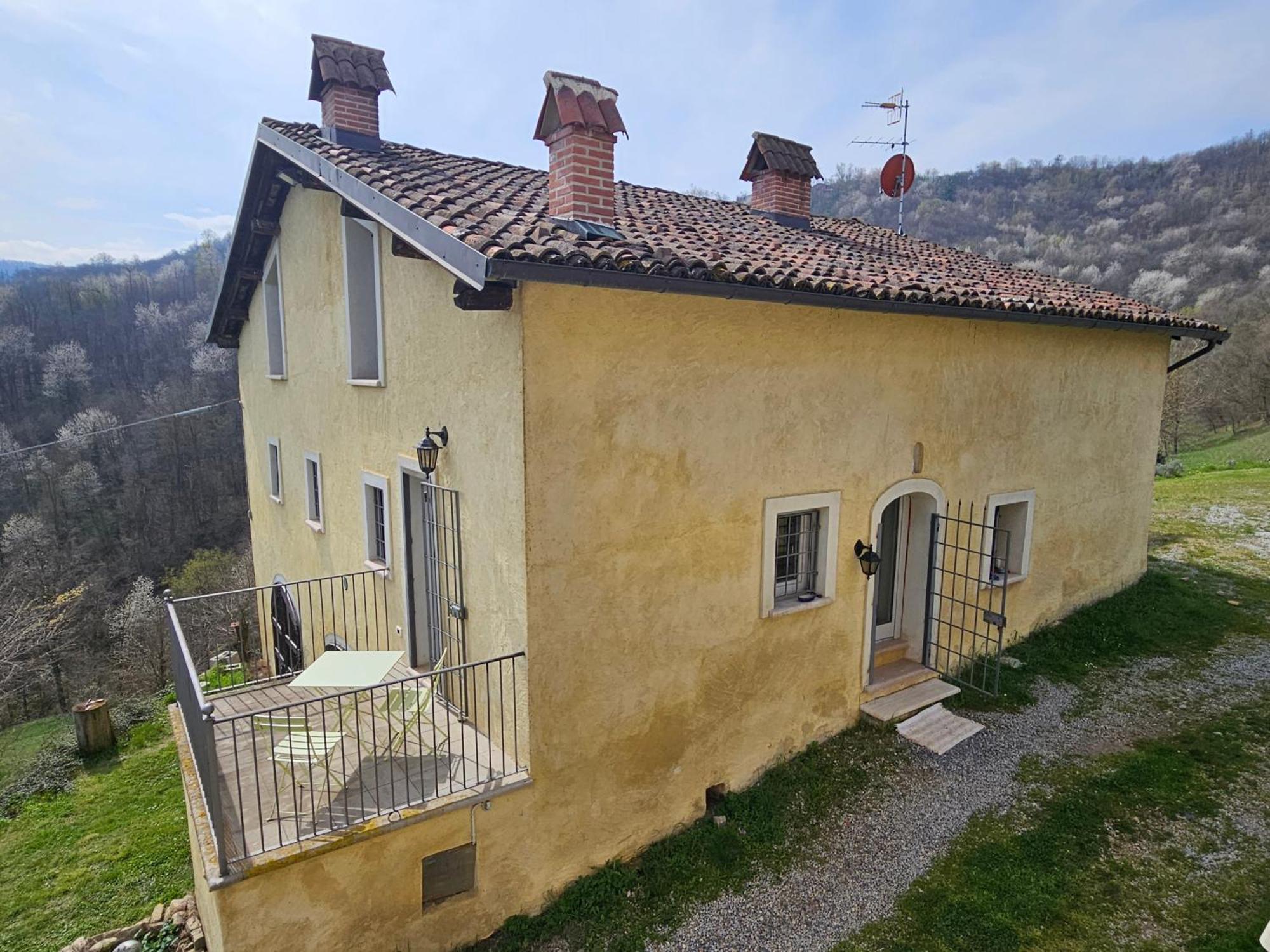 Casa Nel Verde Ca Dla Cola Mombasiglio Exterior photo